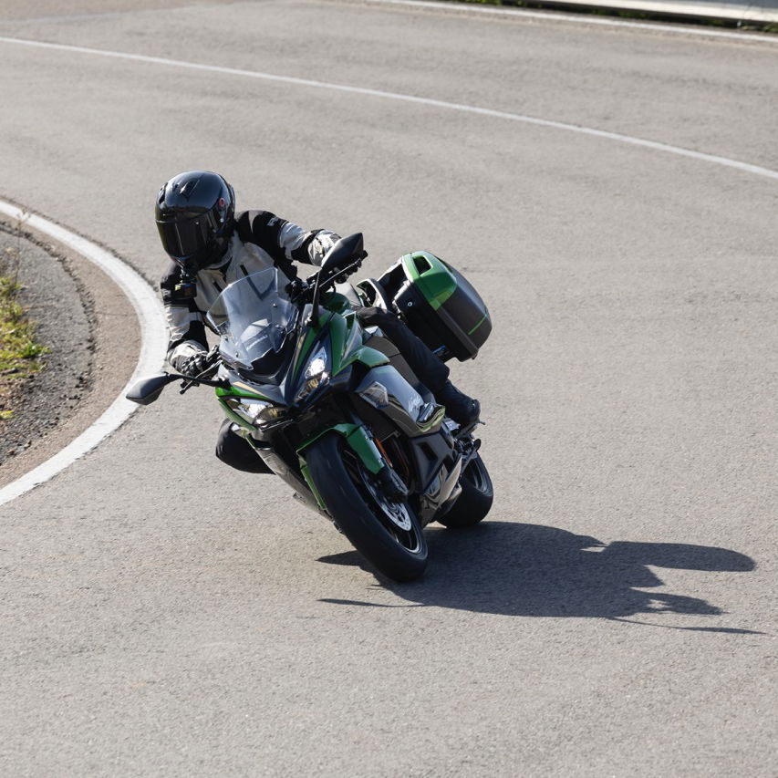 The SE also gains heated grips as standard